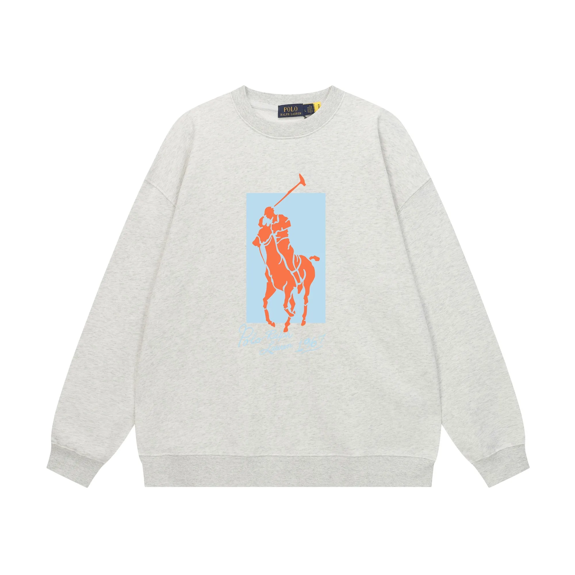 P200 Long-term stock] RalphLauren/Ralph Lauren 2025 autumn and winter new bear letter print 420g heavy large terry sweatshirt Ralph Lauren's age-reducing item, the coat fabric is made of 85% cotton ➕15% polyester, which not only retains the softness, comfort and breathability of cotton, but also adds the wear resistance and wrinkle resistance of polyester fiber, making the clothes more durable and easy to care for. Even in slightly cooler weather, you won't feel stuffy when wearing it. This kind of fabric has a natural crisp feel and is not easy to pill or deform. The bear on the chest is printed with English letters. It is full of color, full of three-dimensionality, and lifelike, adding a bit of liveliness and interest to the whole sweatshirt. There is no pressure to dress, regardless of age or gender. Complete accessories! Color: black, white, navy blue, light floral gray Size: M-L-XL-XXL